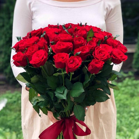 Букет красных роз Ред Наоми